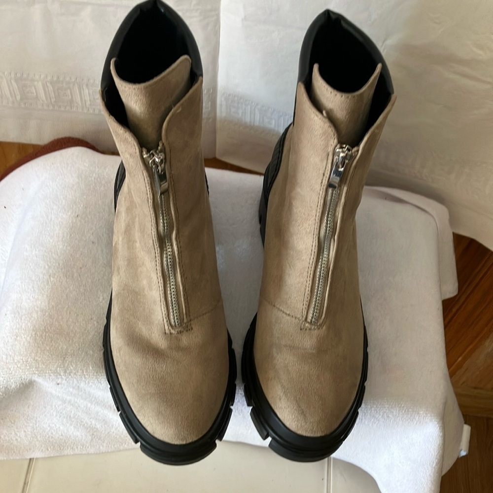 Mix No 6 Sasha Women’s Taupe Sz 8.5M Ankle Boot Stacked Heel Zipper Closure